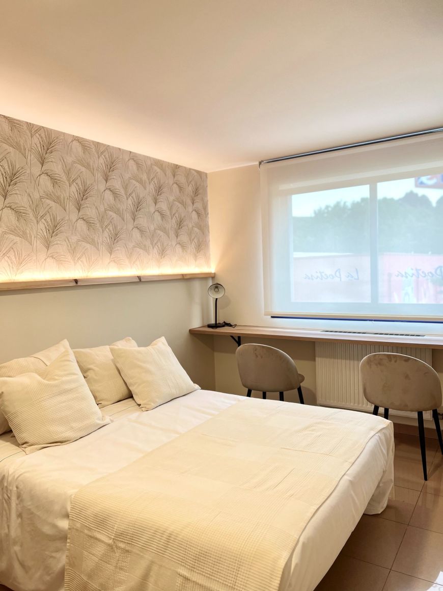 Adapted Double Room - La Poetisa